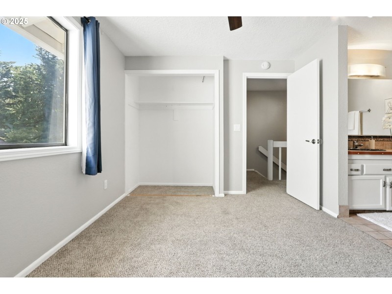 Bedroom, Primary