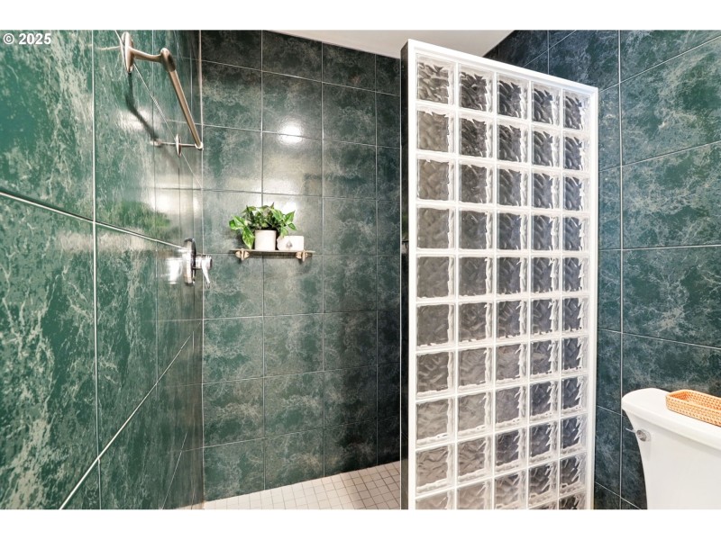 Bathroom, Attached