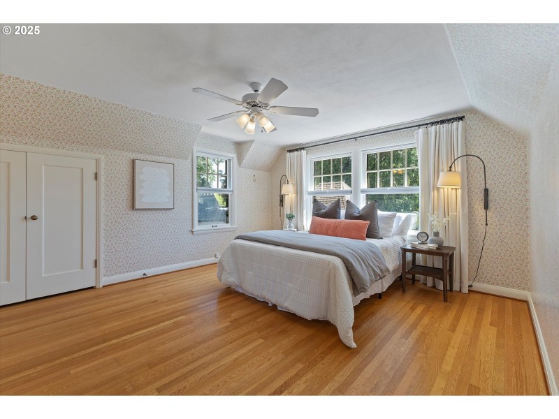 Bedroom, Primary