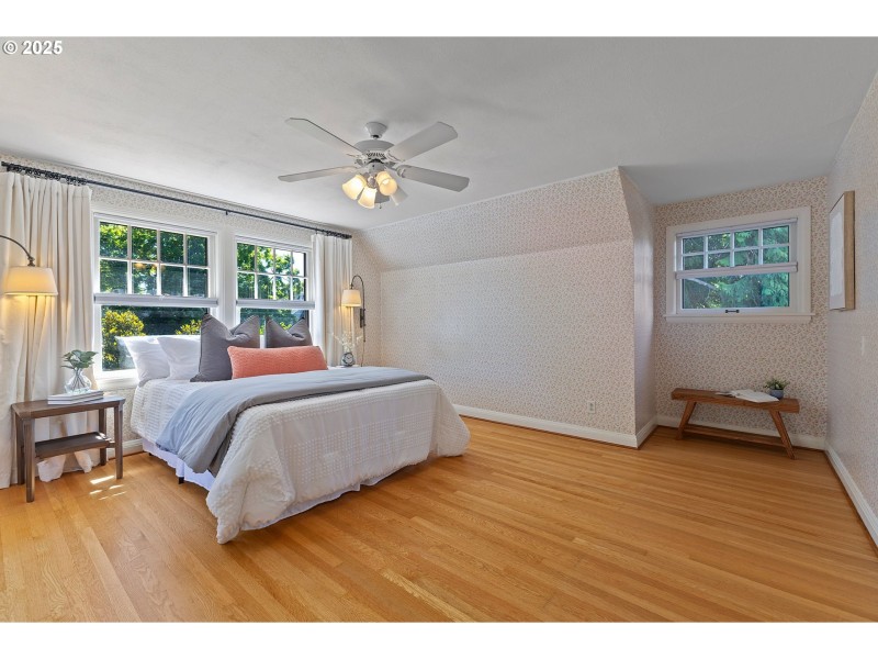 Bedroom, Primary
