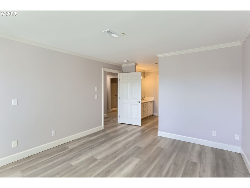 Bedroom, Primary