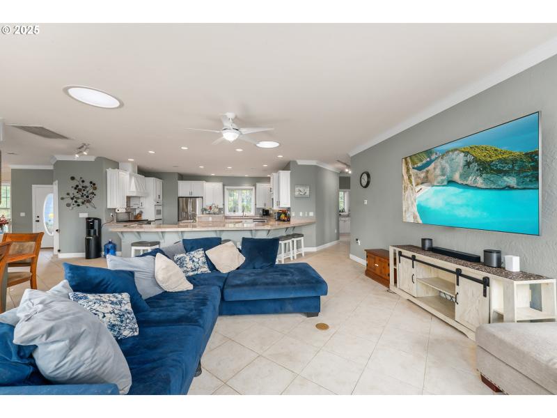 Kitchen/Living Room