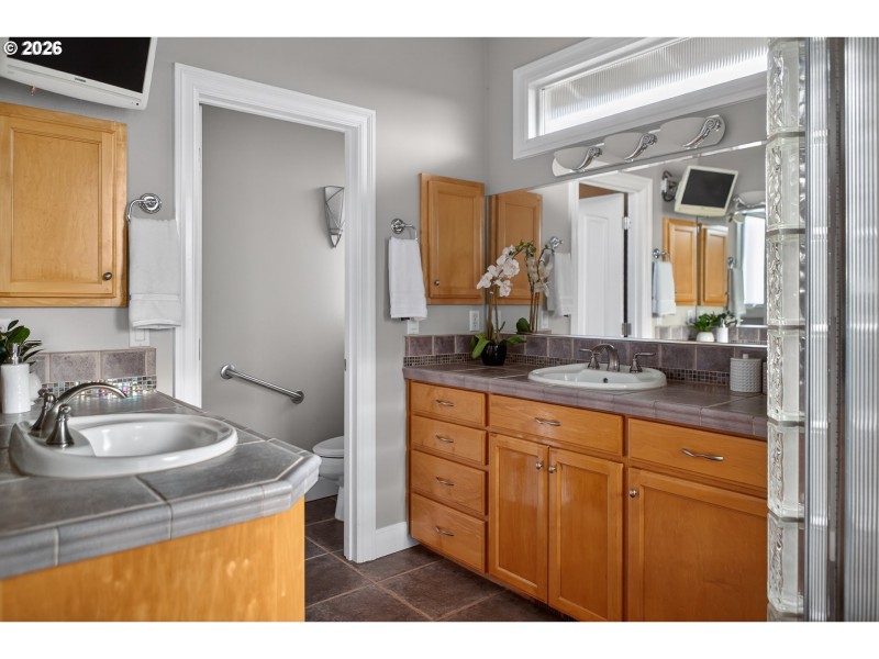 Owner's Suite Bathroom