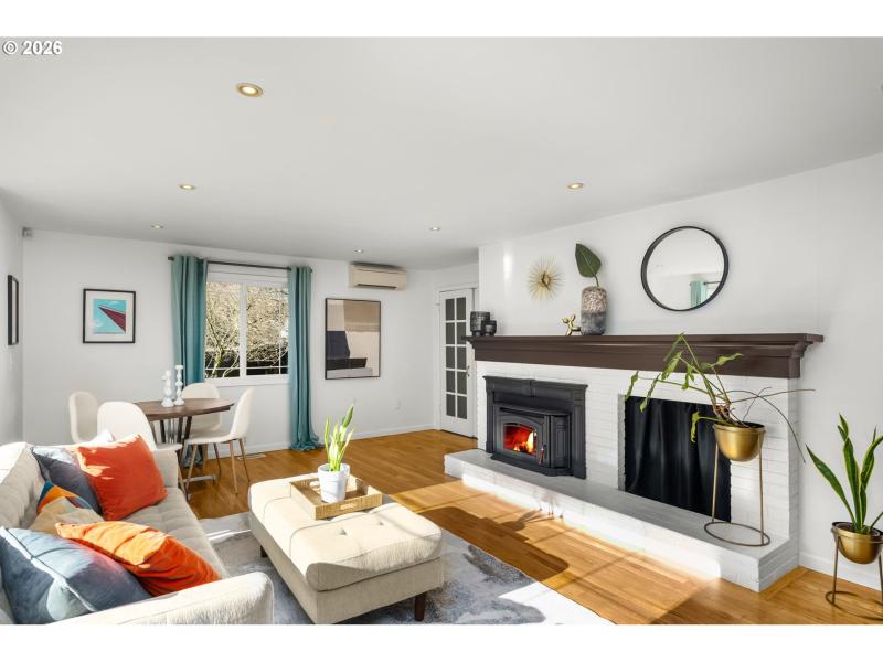 Living Room/Dining Room