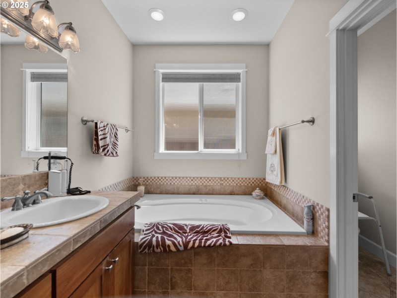 Owner's Suite Bathroom