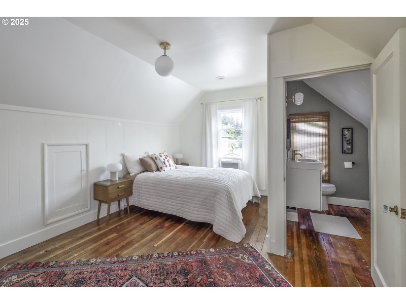 Bedroom, Primary