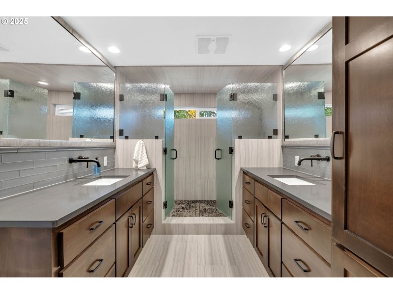 Bathroom, Attached