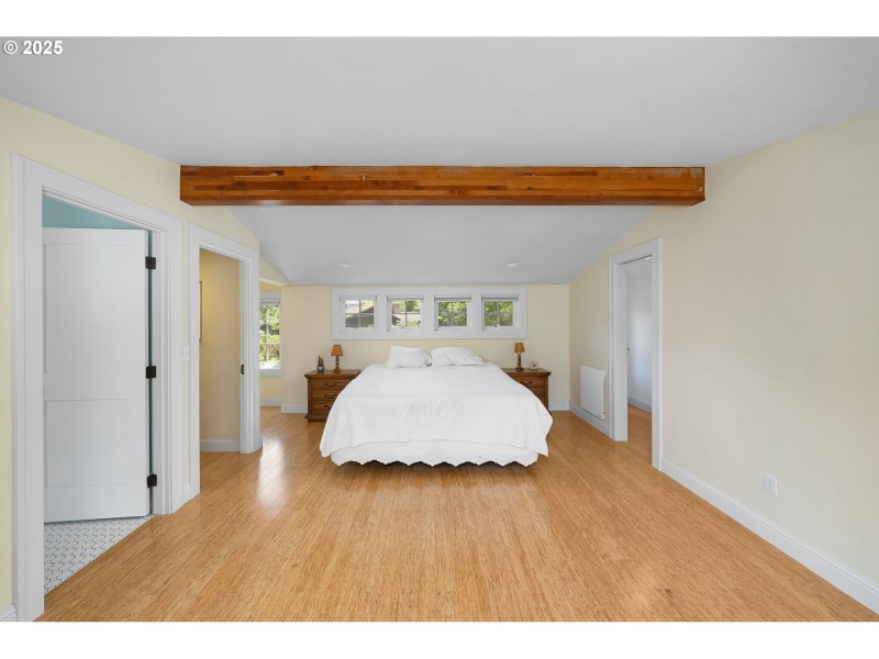 Bedroom, Primary