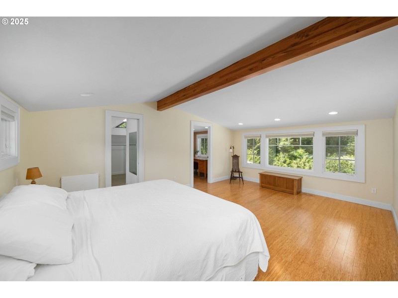 Bedroom, Primary