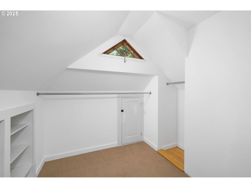 Bedroom, Primary