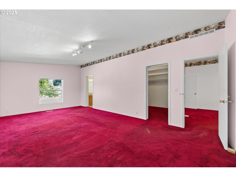 Bedroom, Primary