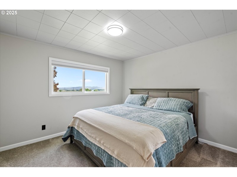 Bedroom, Primary