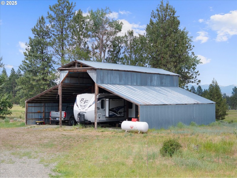 Barn