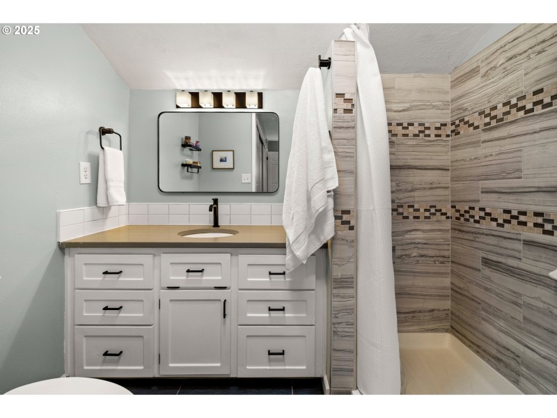 Owner's Suite Bathroom