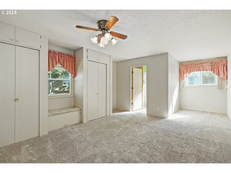 Bedroom, Primary