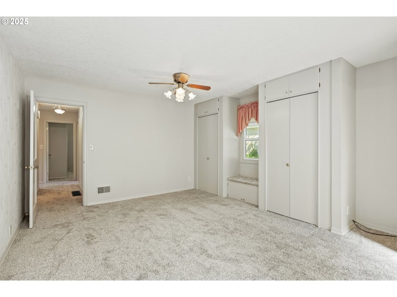 Bedroom, Primary