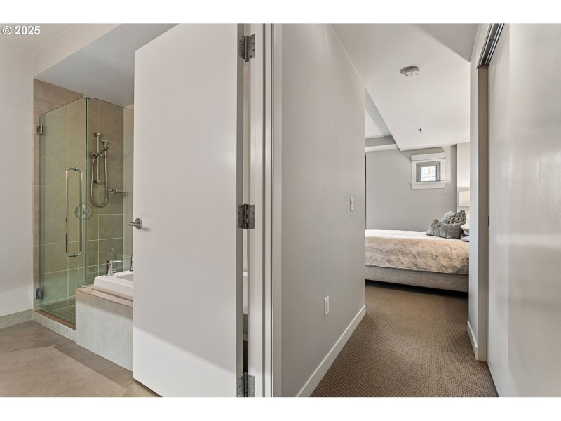 Bedroom, Primary