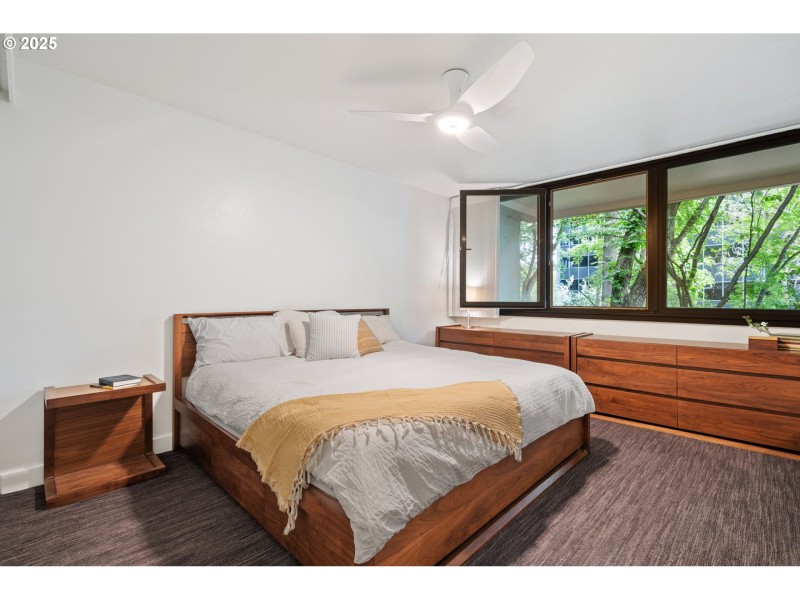 Bedroom, Primary