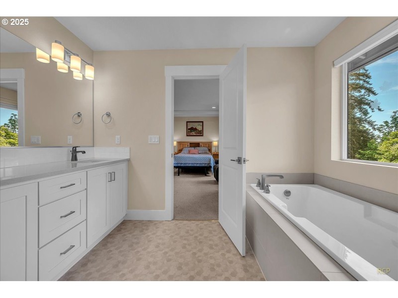 Owner's Suite Bathroom