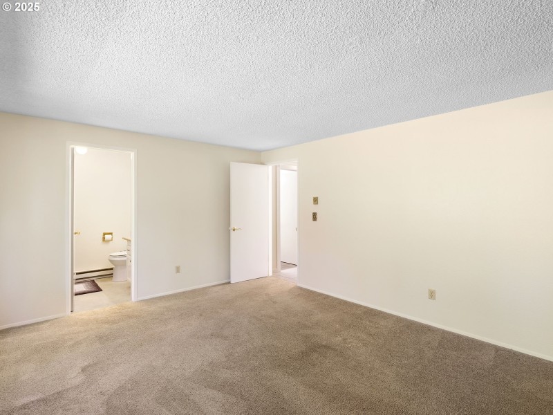 Bedroom, Primary