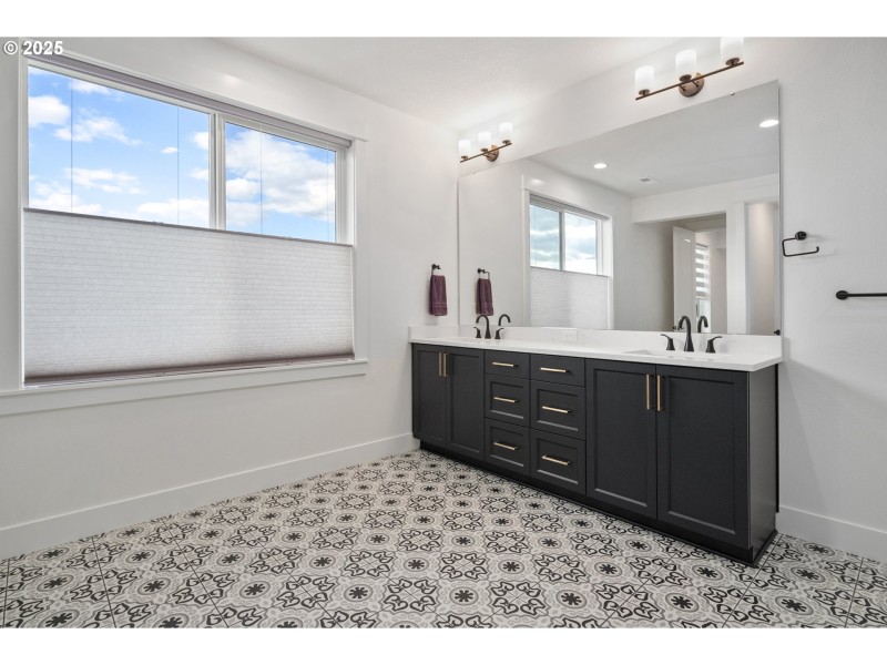 Owner's Suite Bathroom