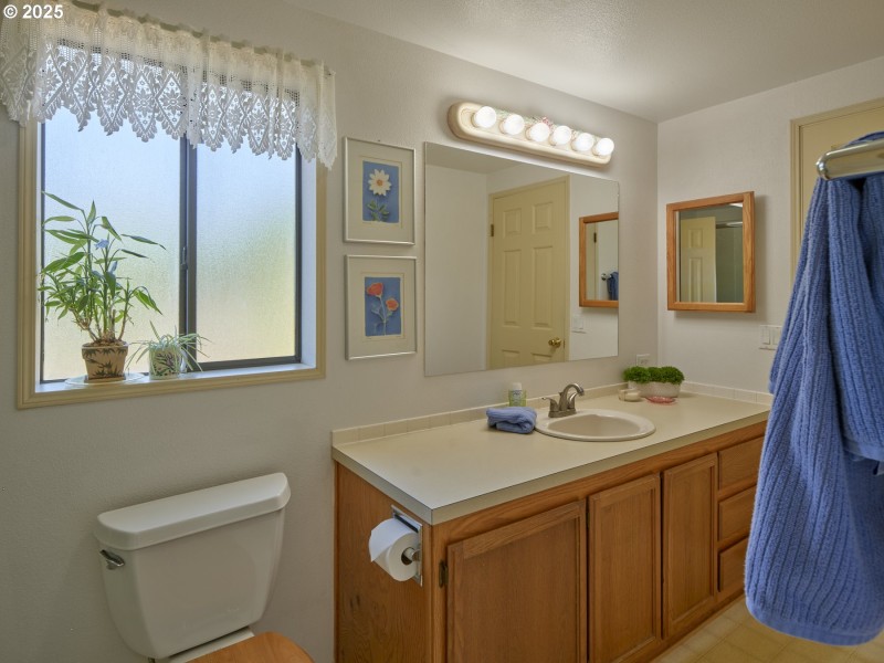 Bathroom, Attached
