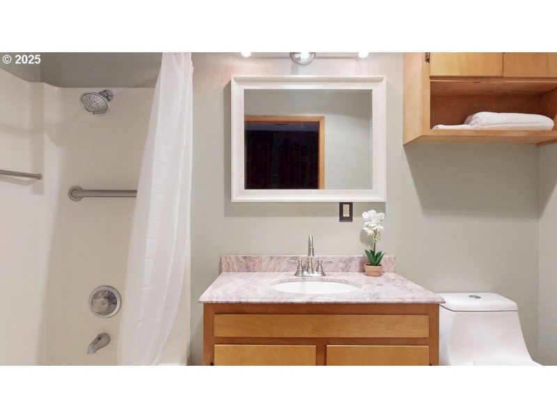 Bathroom, Attached