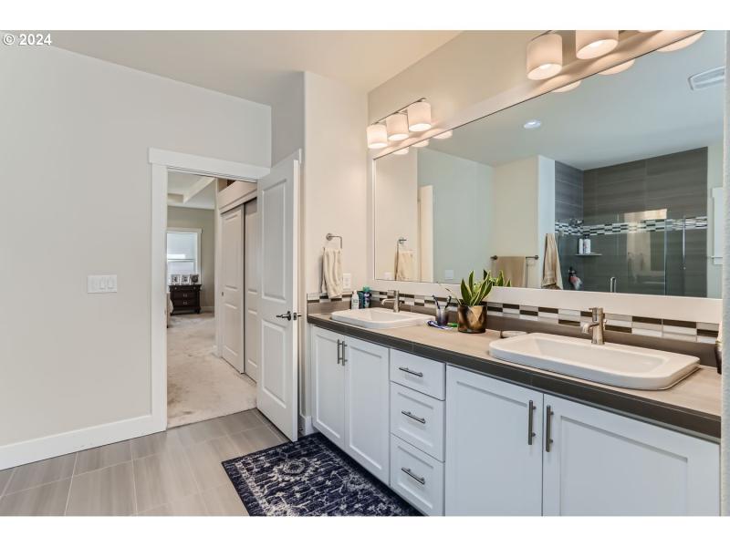 Owner's Suite Bathroom