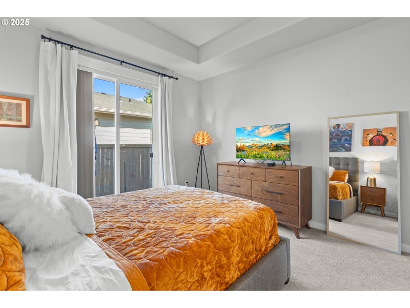 Bedroom, Primary