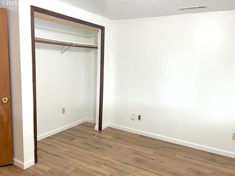 Bedroom, Primary