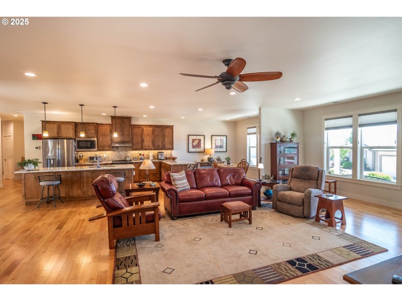 Kitchen/Living Room