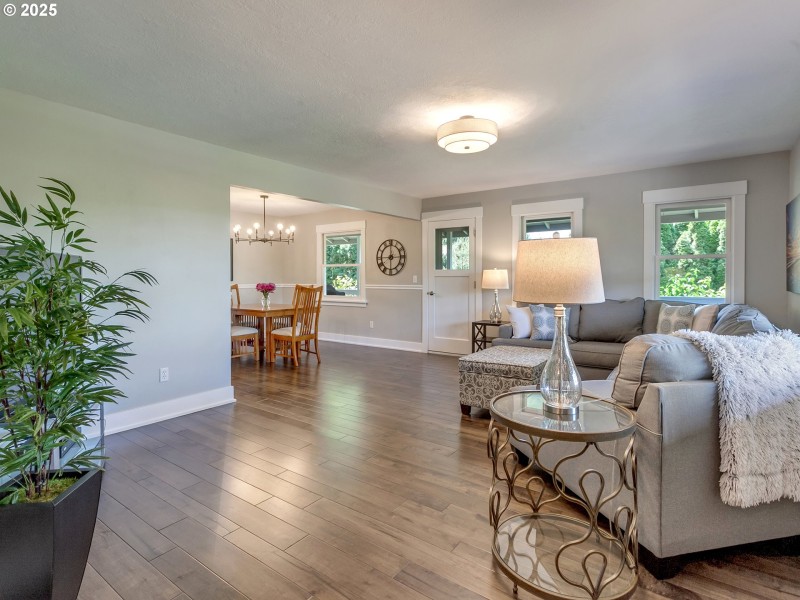 Living Room/Dining Room