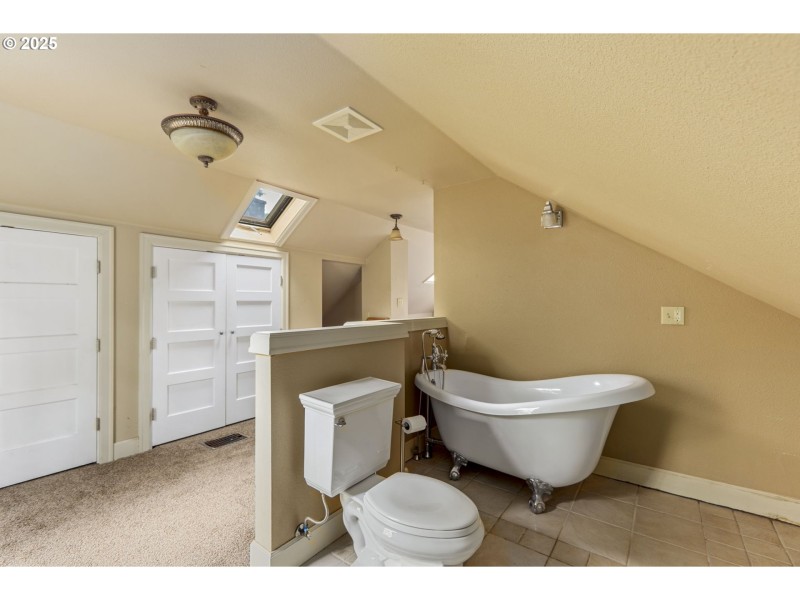 Bedroom, Owner's Suite