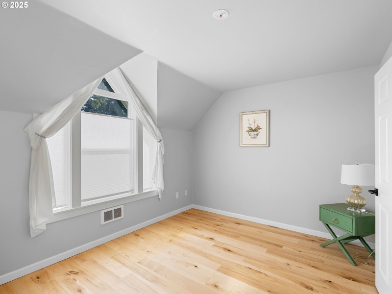 Bedroom, Primary