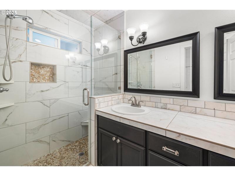 Owner's Suite Bathroom