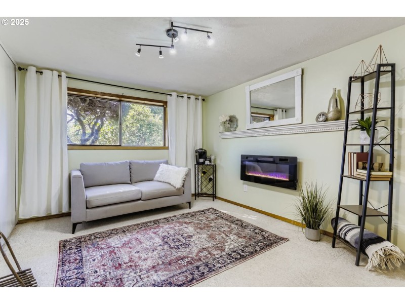 Bedroom, Primary