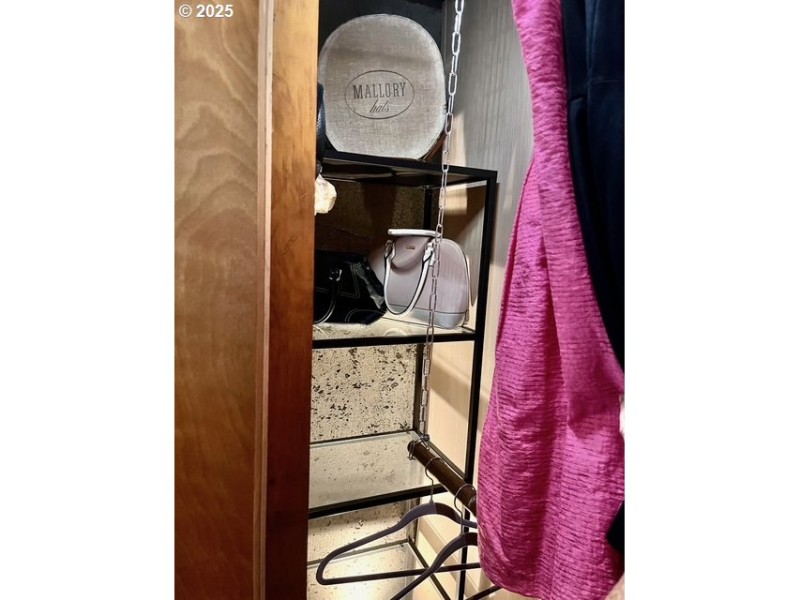 Bedroom, Primary