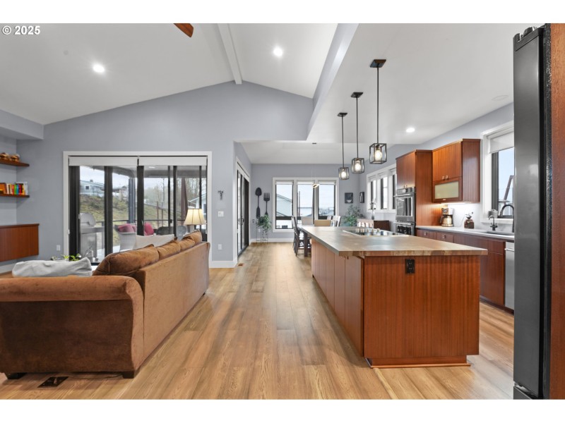 Kitchen/Living Room