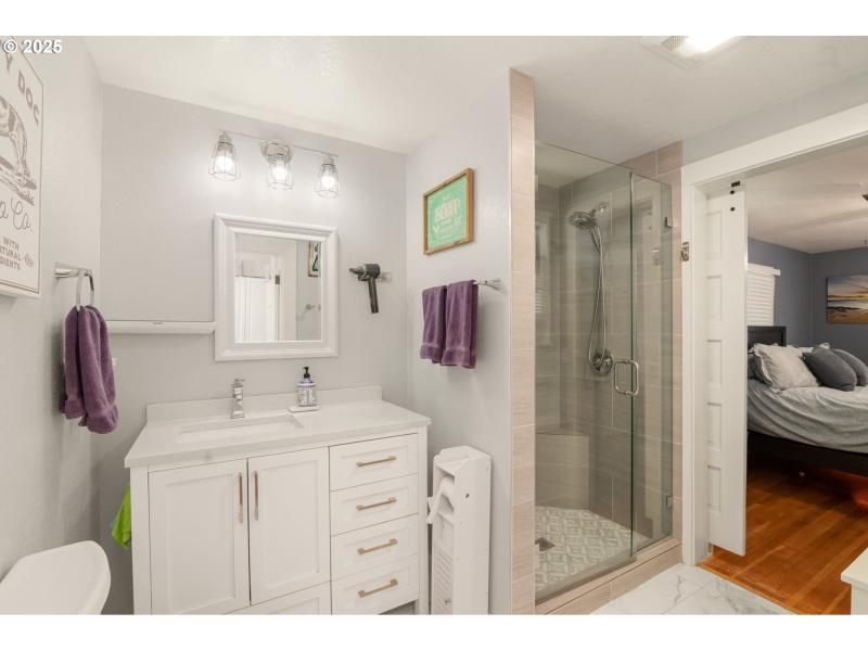 Bathroom, Continental