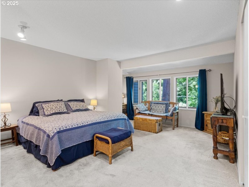 Bedroom, Primary