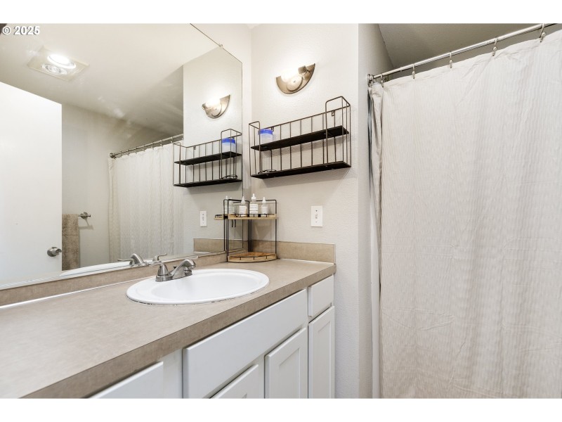 Bathroom, Attached
