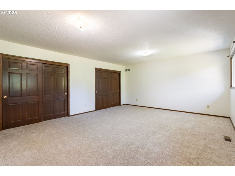 Bedroom, Primary