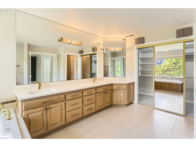 Bathroom, Attached