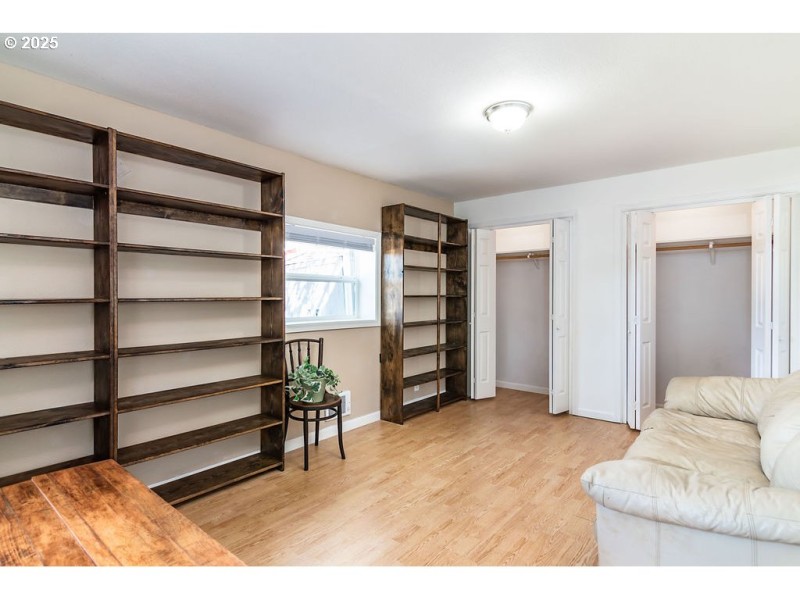 Bedroom, Primary