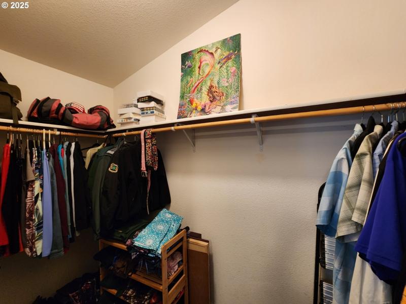 Bedroom, Primary