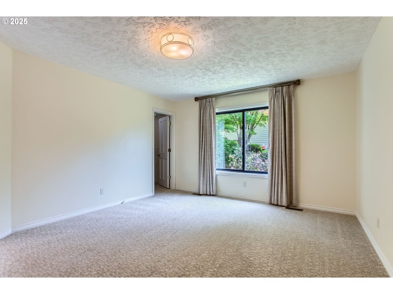 Bedroom, Primary