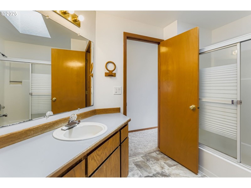 Bathroom, Attached