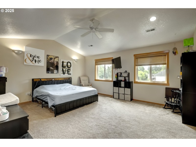 Bedroom, Primary