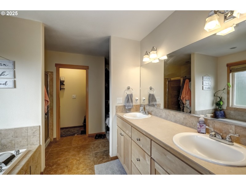 Bathroom, Attached