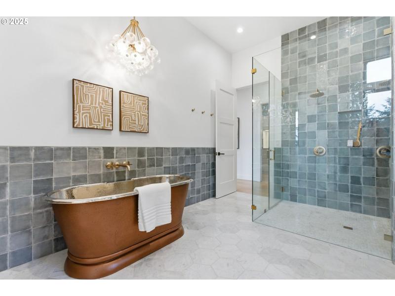 Owner's Suite Bathroom